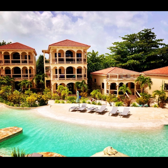 Meet your Posher, Ashley - Picture 16 of 16